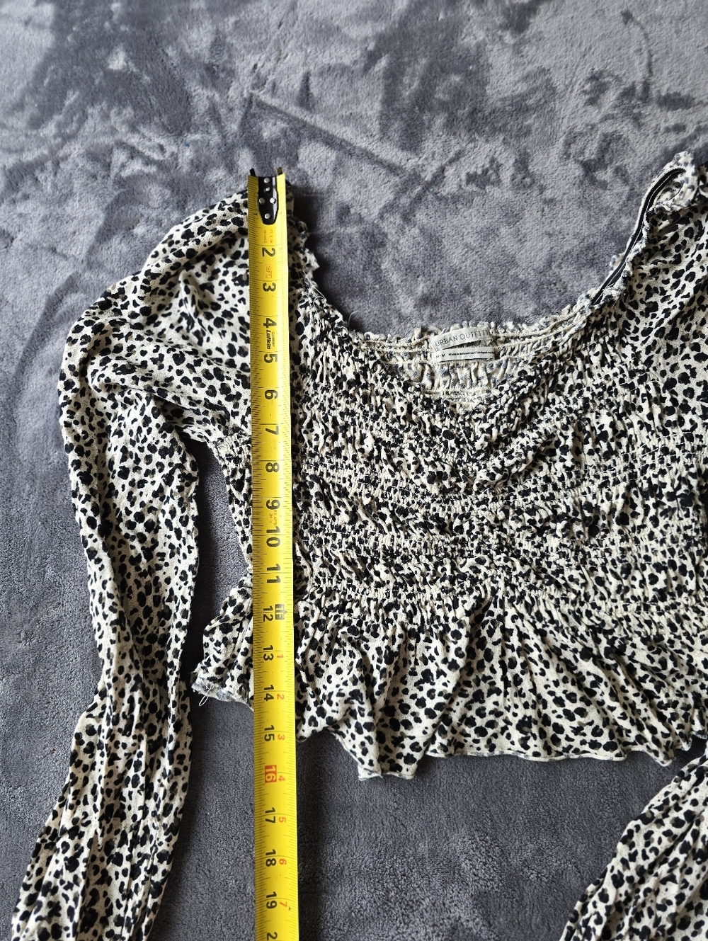 Urban Outfitters Croppee Leopard Print Smocked Top Size Medium - Picture 6 of 12